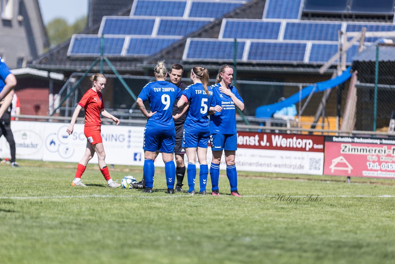 Bild 316 - F TSV Zarpen - Holstein Kiel II : Ergebnis: 2:6